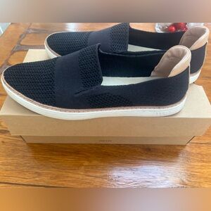 UGG Women’s Sammy Sneaker